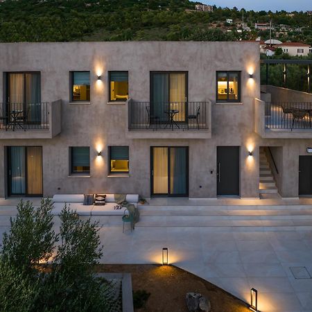 Topos Suites Lassi  Exterior photo